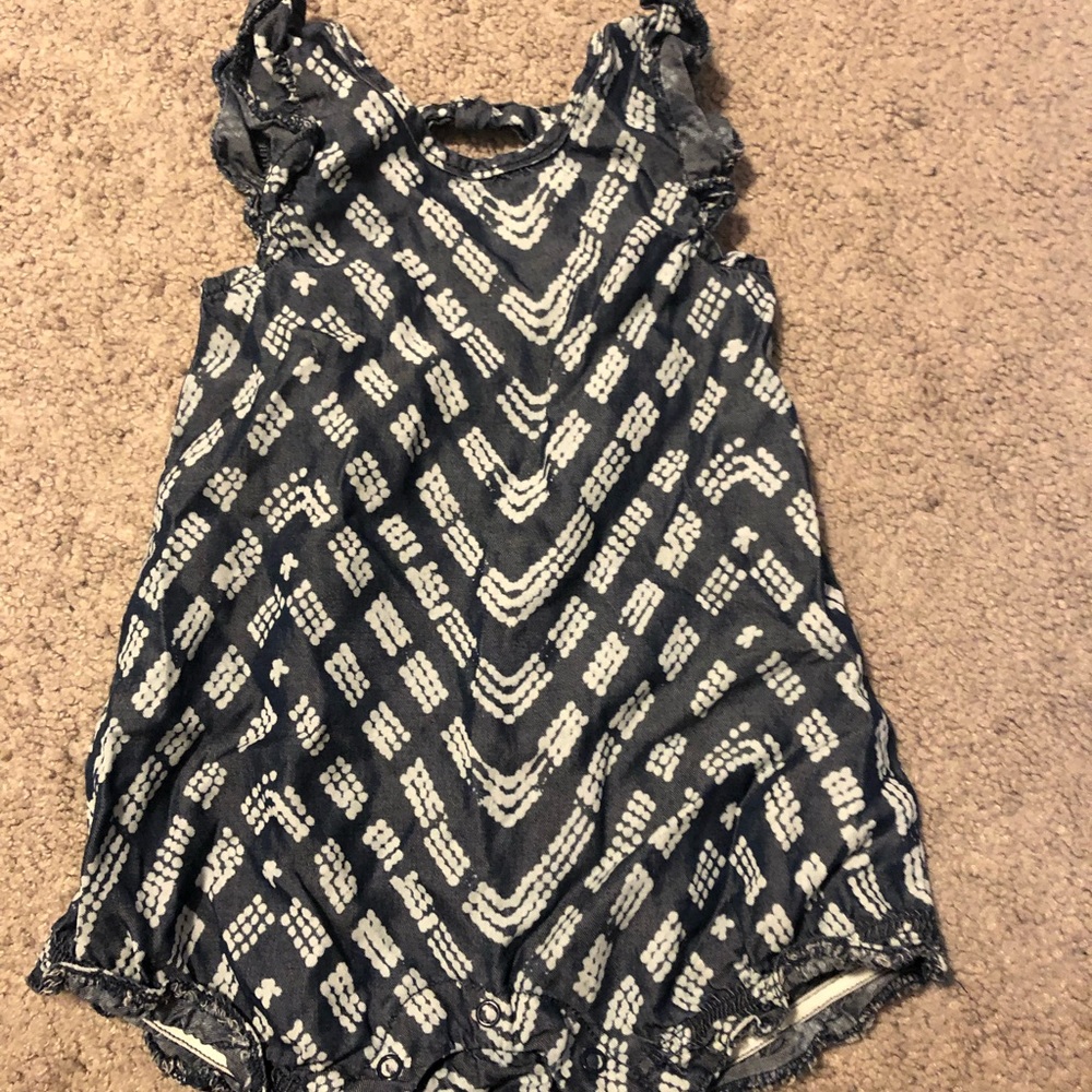 Splendid baby romper 6-9m! Cute!